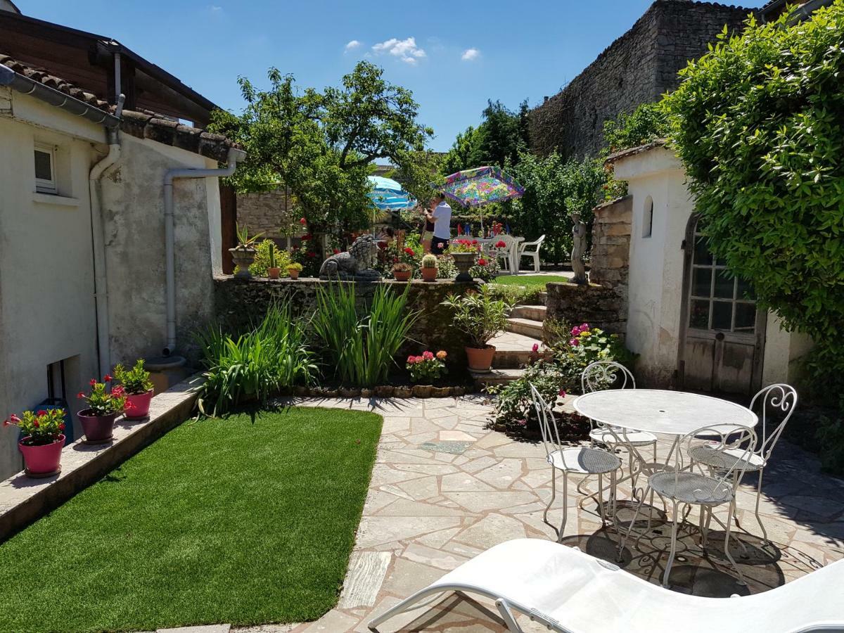 TOURNUS Belle maison vue sur Saône Extérieur photo